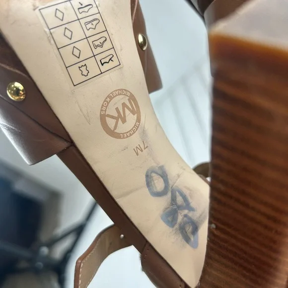 Michael Kors Brown Leather Platform T Strap Chunky Block Heels Women’s Size 7M - Picture 6 of 11